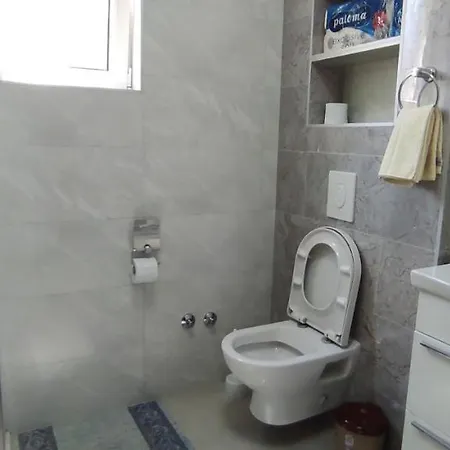 One Bedroom Gogo With Private Parking * Neum